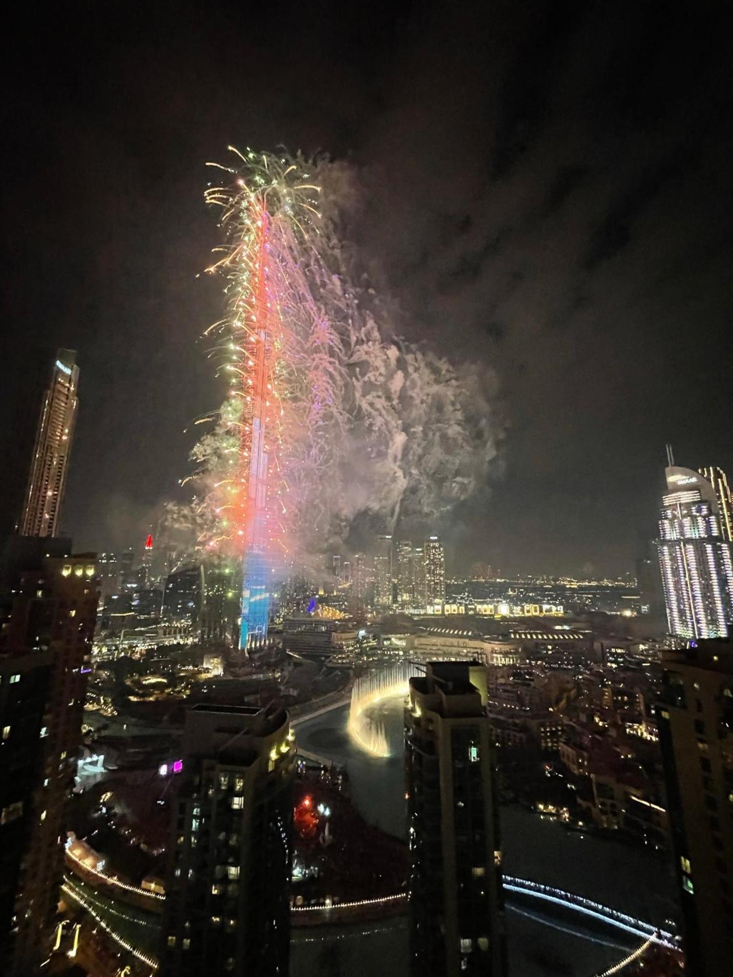 Prestige Living 2Br With Full Burj Khalifa And Fountain View By Auberge Dubai Exteriör bild