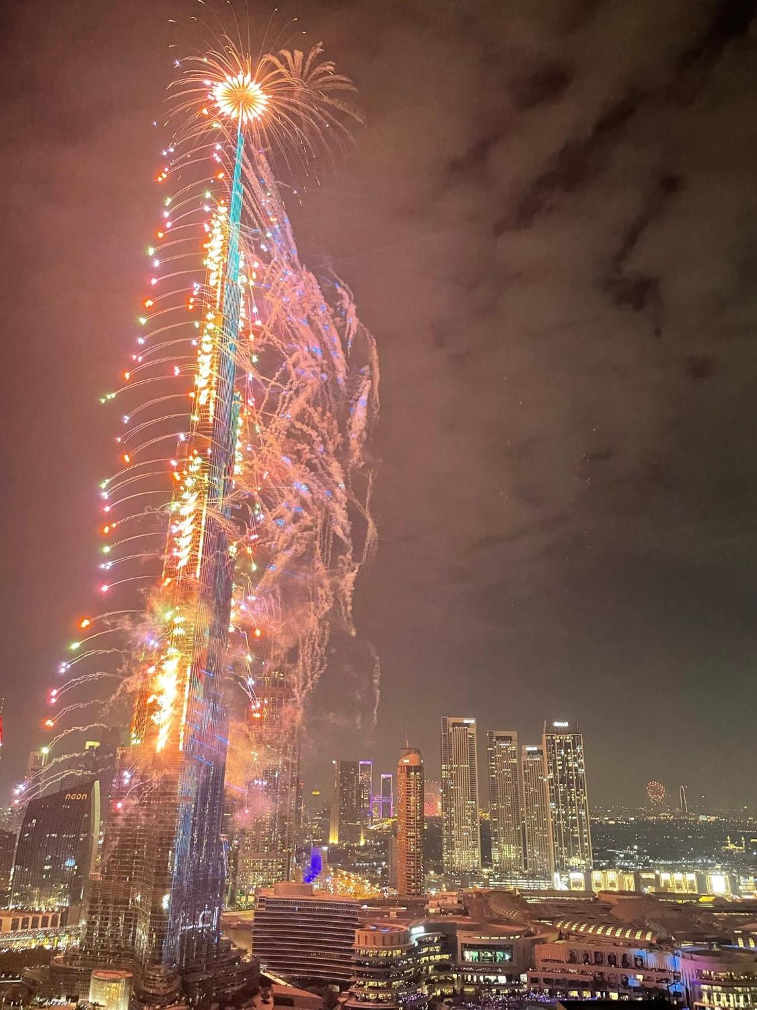 Prestige Living 2Br With Full Burj Khalifa And Fountain View By Auberge Dubai Exteriör bild