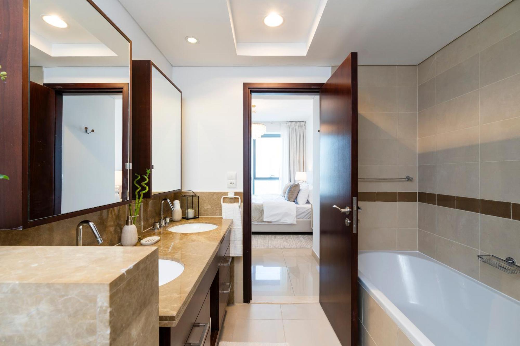 Prestige Living 2Br With Full Burj Khalifa And Fountain View By Auberge Dubai Exteriör bild